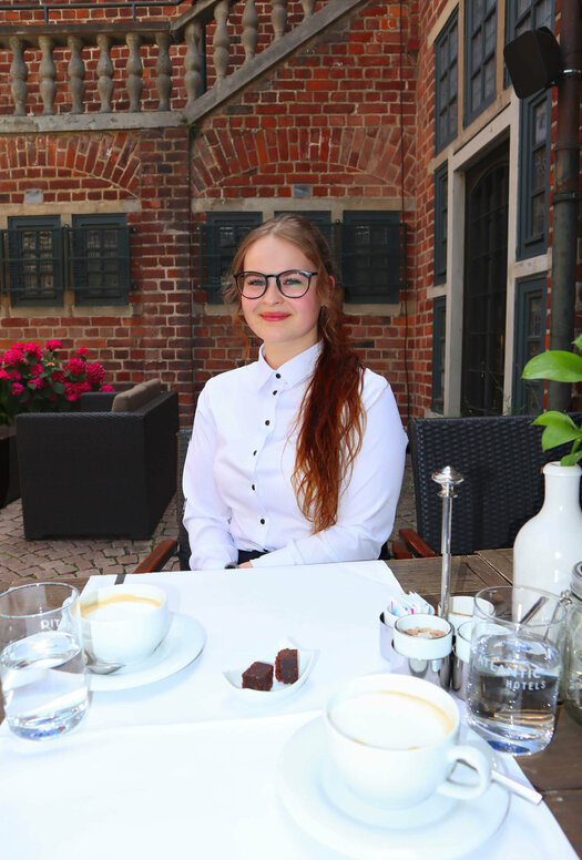 Auf einen Kaffee mit Julia Ohlrogge (Hotelfach-Auszubildende, ATLANTIC Grand Hotel Bremen) 